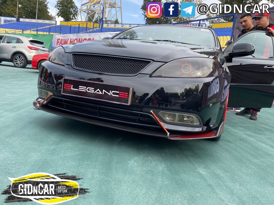 Сплиттер (обвес) универсальный на передний бампер Карбон