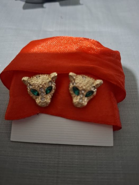 Cercei model Cartier cu lungimea de 1.7 cm cu surub