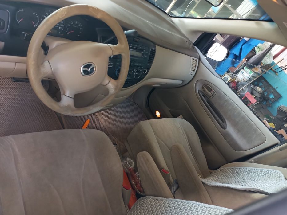 Продам машину американец Mazda MPV
