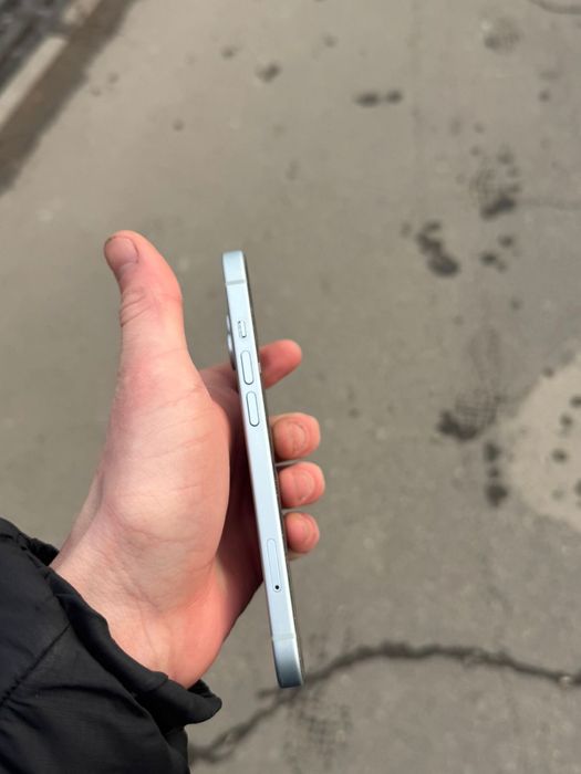 Продам айфон 15