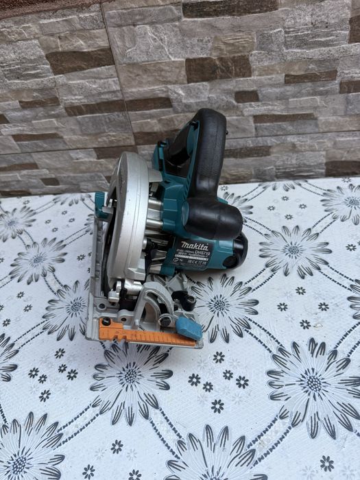 Акумулаторен ръчен циркуляр Makita DHS710Z Solo