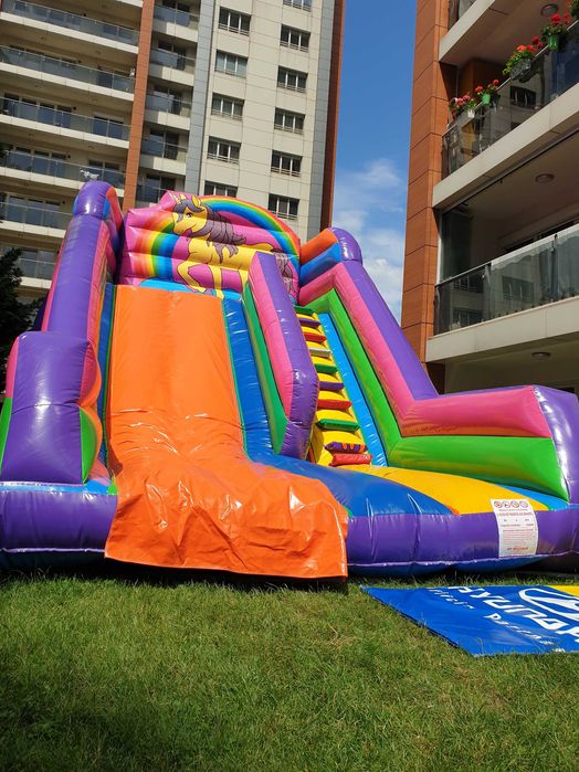 Topogan gonflabil de închiriat