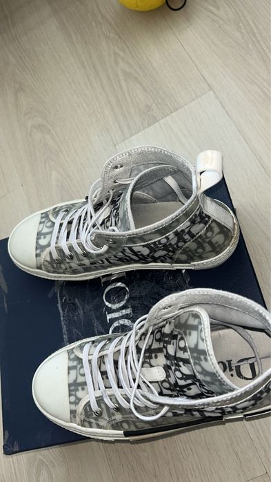 Dior b23