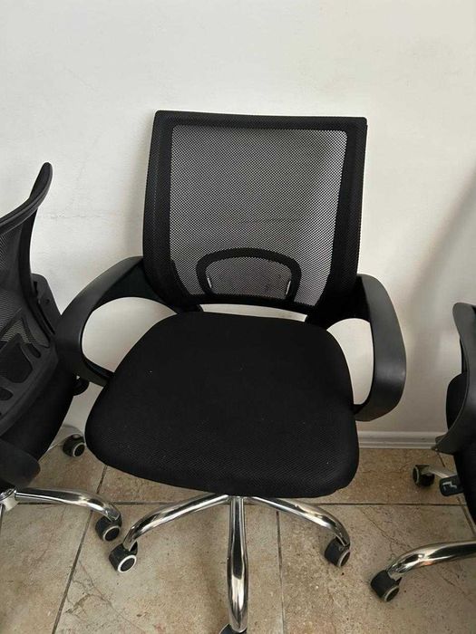 Продаем офисную мебель б/у