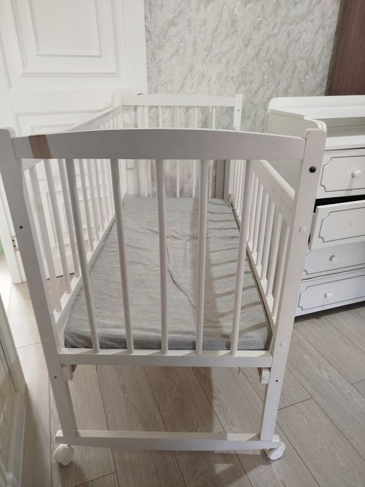 Кроватка детская с матрасом б/у