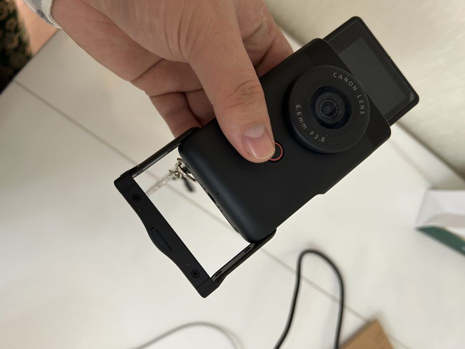 фотоаппарат, видеокамера Canon Powershot v10