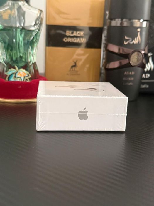 Airpods 4 ANC noi sigilate