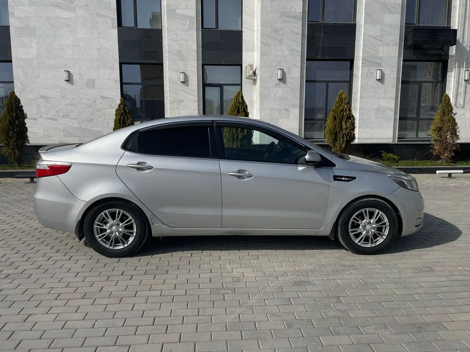 KIA RIO  срочно продам