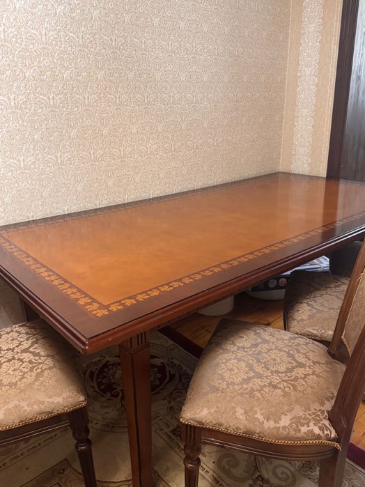 Стол со стульями (8шт) размер стола: 222х112. Купили в «Кенг Макон».