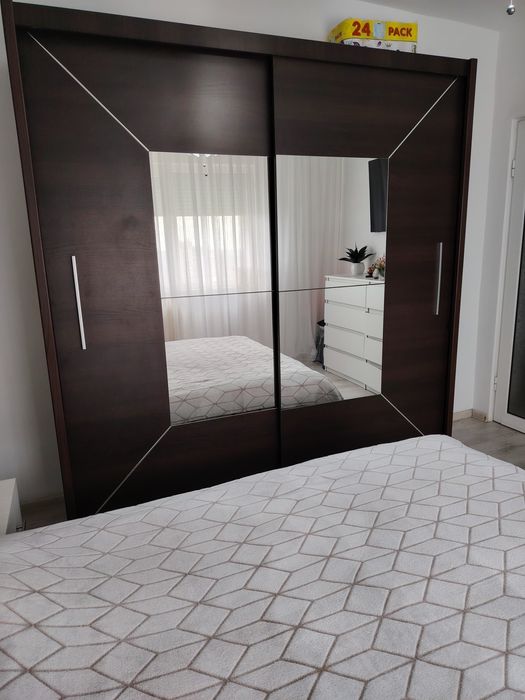 Dulap 2 m x 2m + 2 noptiere = 1000 lei