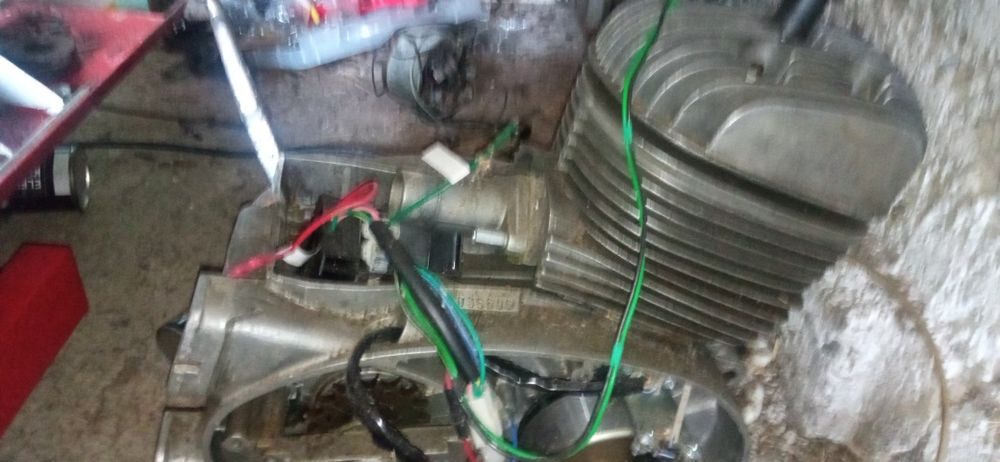 Vând mz es 175 cu atas plus unul fara atas