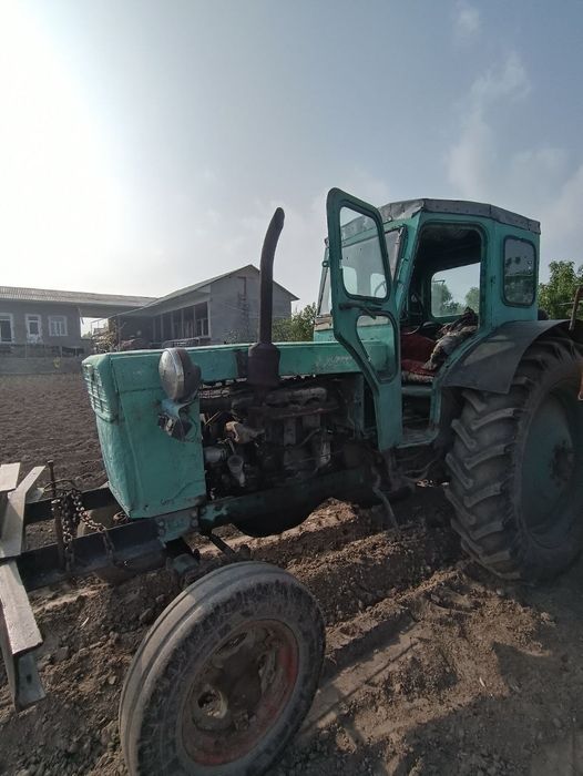 Traktor sotiladi holati yaxshi