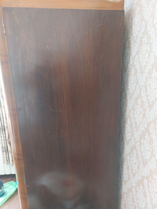 гардероб от орехово дърво от 1960 г.