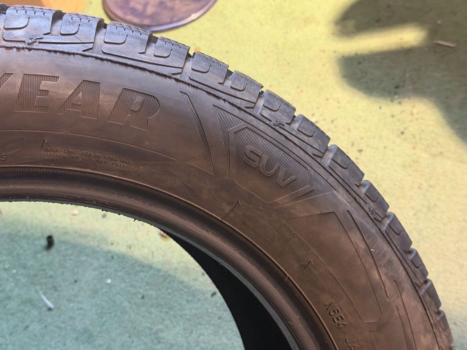 2 anvelope iarnă Goodyear UltraGrip Performance 225/60 R18 104V M+S SUV