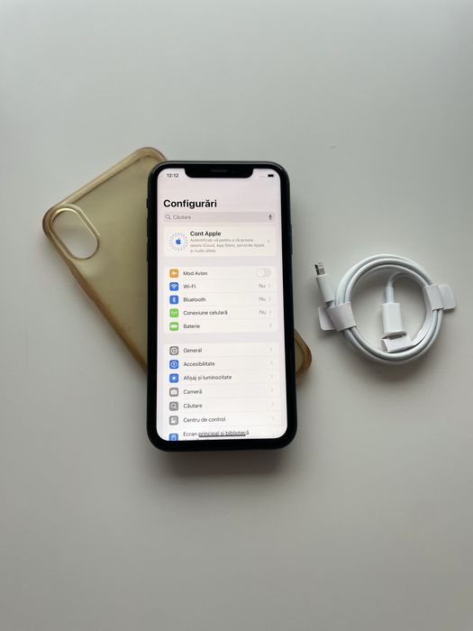 • Iphone XR •  BATERIE 92% •