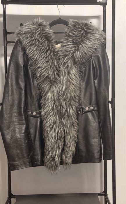 Дамско зимно яке 13€