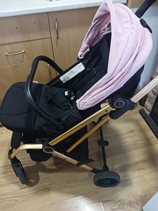 Бебешка розова количка