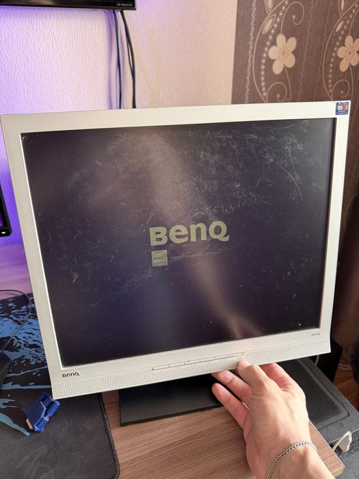 Монитор BenQ квадрат