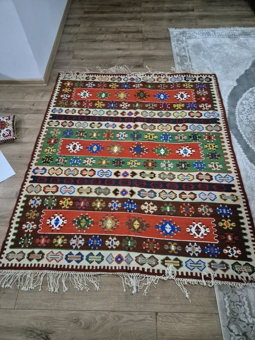Covoare vechi - zestre pastrată - nefolosită