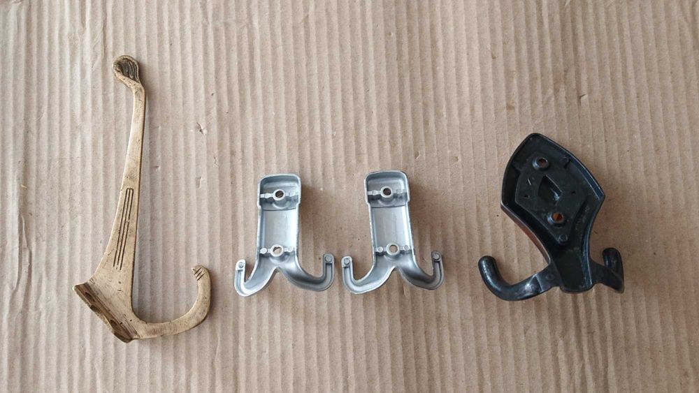 Стара и нови закачалки .