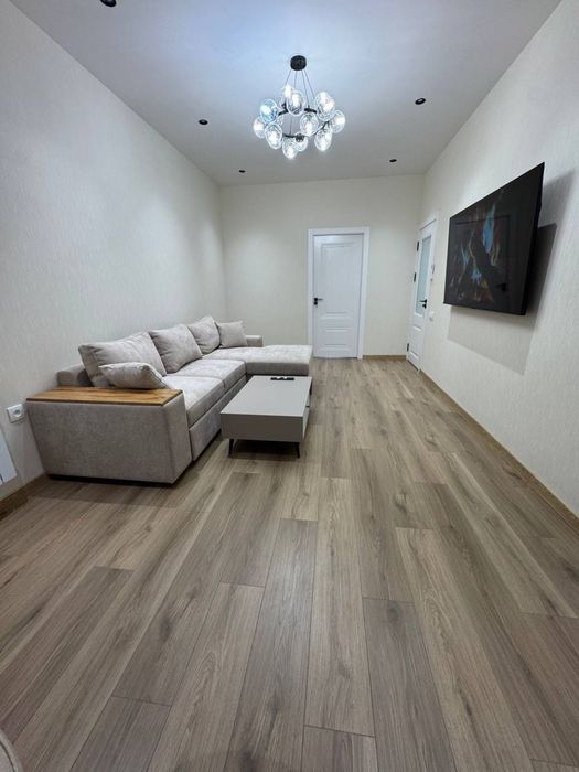 Аренда Максим Горький Художников