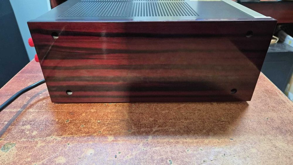 Amplificator Accuphase E-305