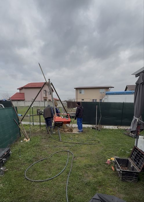 Foraje puturi apa mica adancime trepied (max 25m) teava Pvc albastra