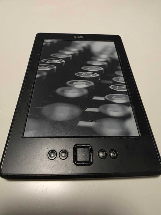Електронна книга Amazon Kindle 4 (6" E-Ink / Черен)
