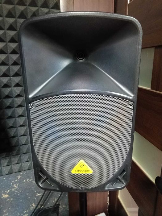 Активная акустическая система (колонка) Behringer B112MP3