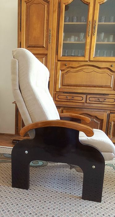 Fotolii vintage, lemn masiv și catifea - impecabile