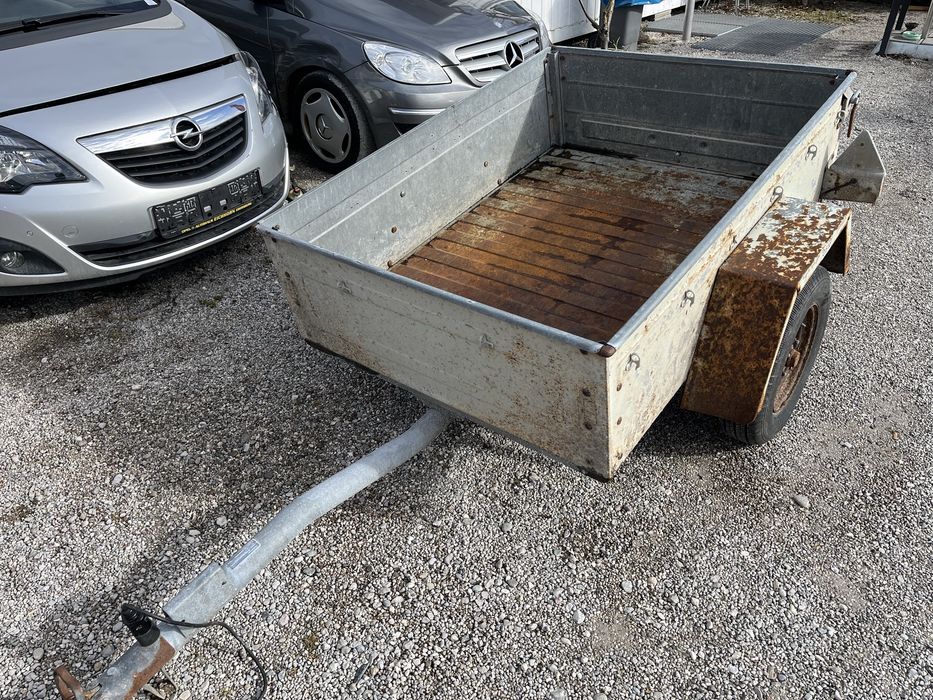 Ремарке за лек автомобил