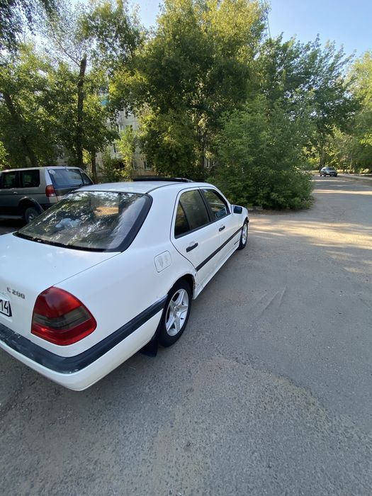 Mercedes-Benz w202 c200