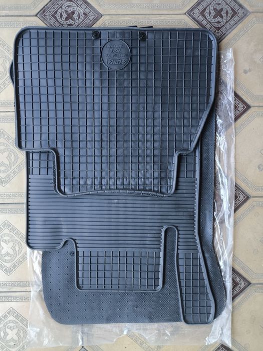 Полики Mercedes W210. Новые.