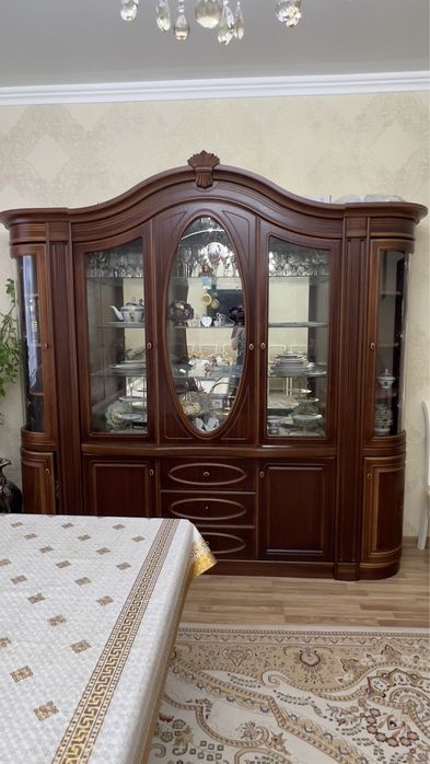 Продается сервант