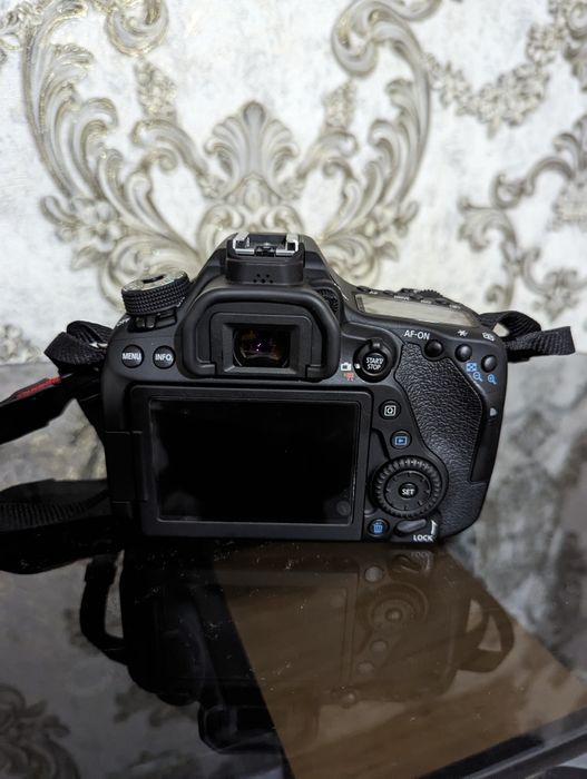 Продаётся Canon 80D
