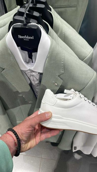 Продавам спортни мъжки обувки уникални RiverIsland