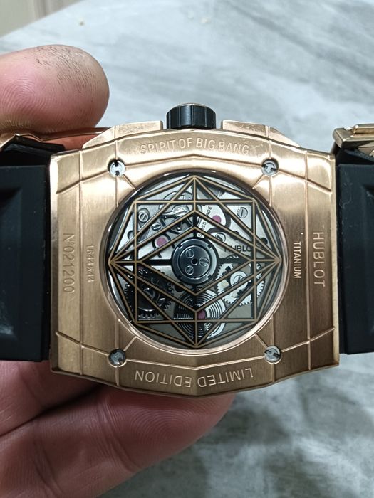 Продам часы HUBLOT