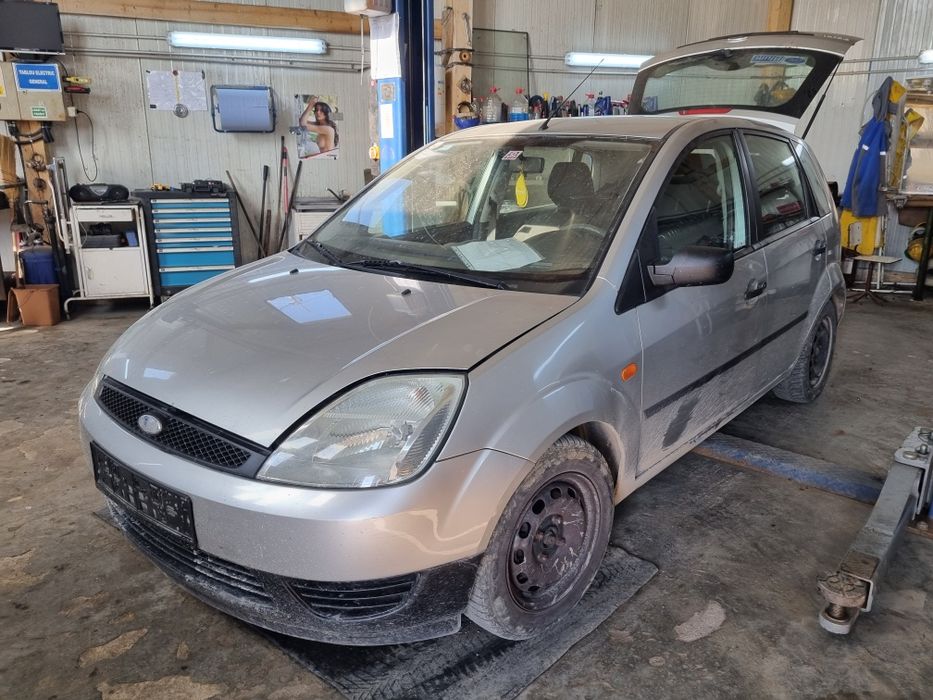 Dezmembram Ford Fiesta Ghia 2008