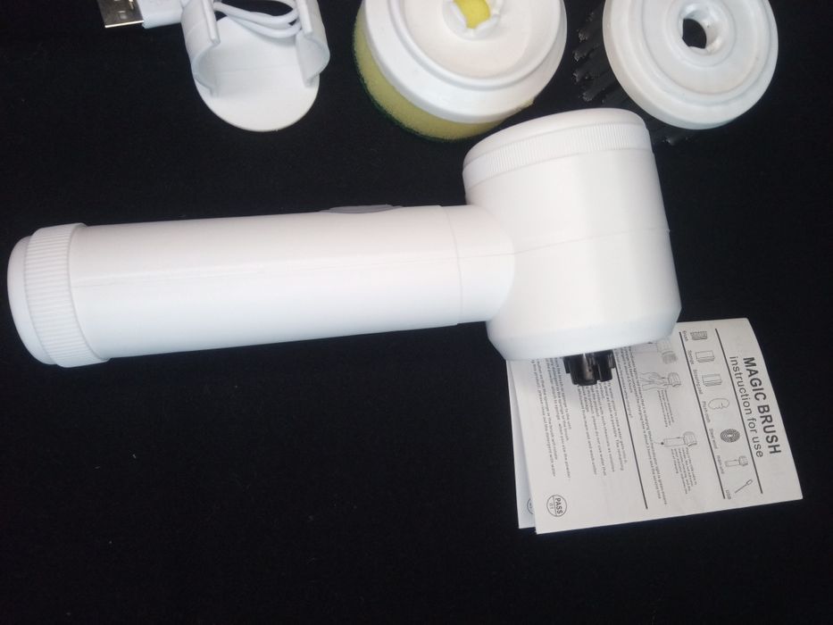 Уред за почистване с пет приставки