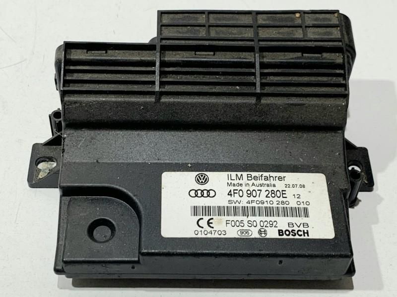 Calculator lumini Audi Q7 facelift (2010-2015) [4L] 4F0907280E