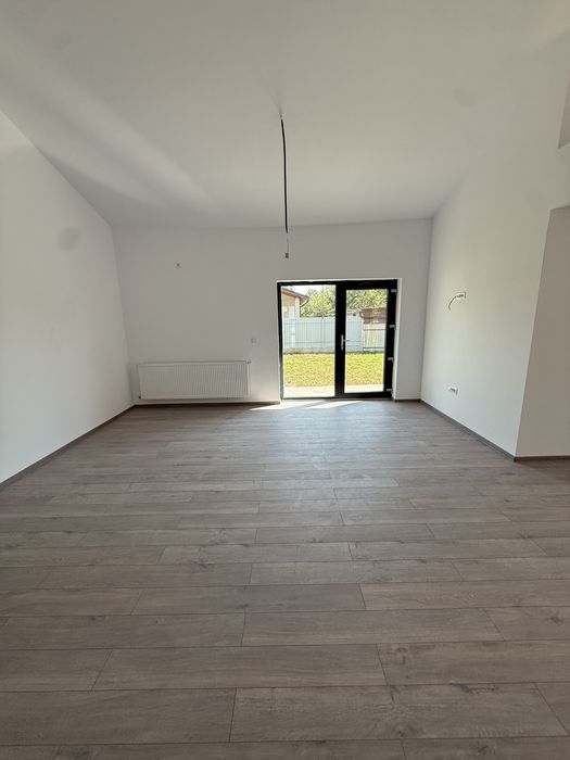 Vând casa Lilieci