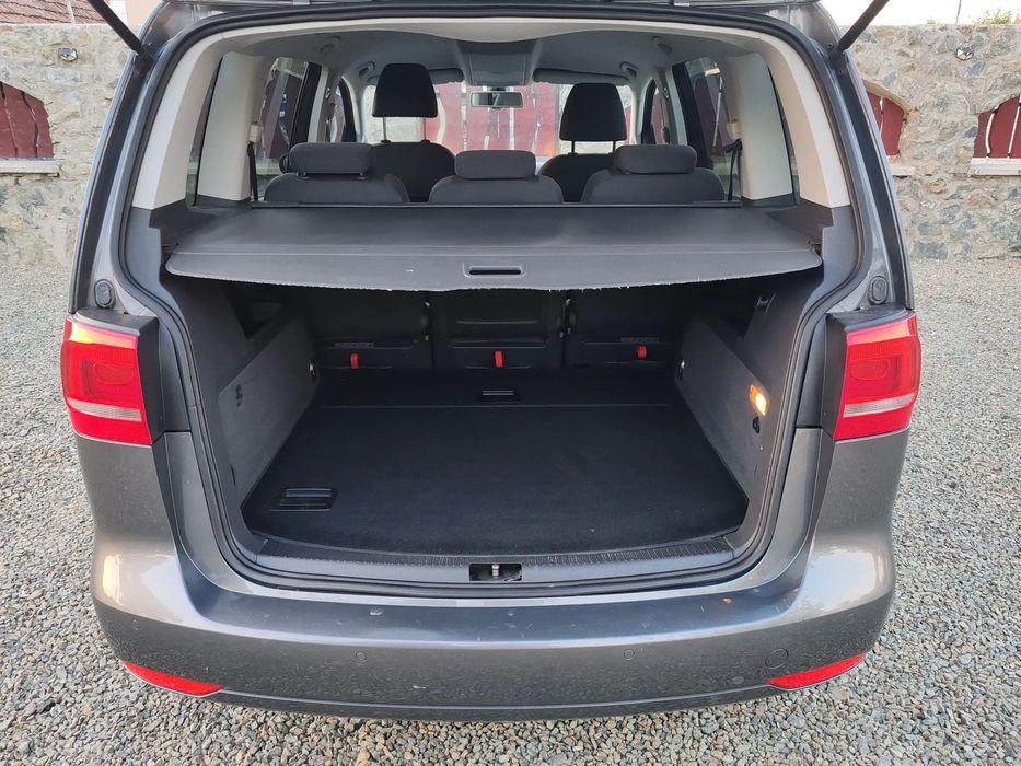 Volkswagen Touran 2010 diesel, 4.636 € — imagine 5