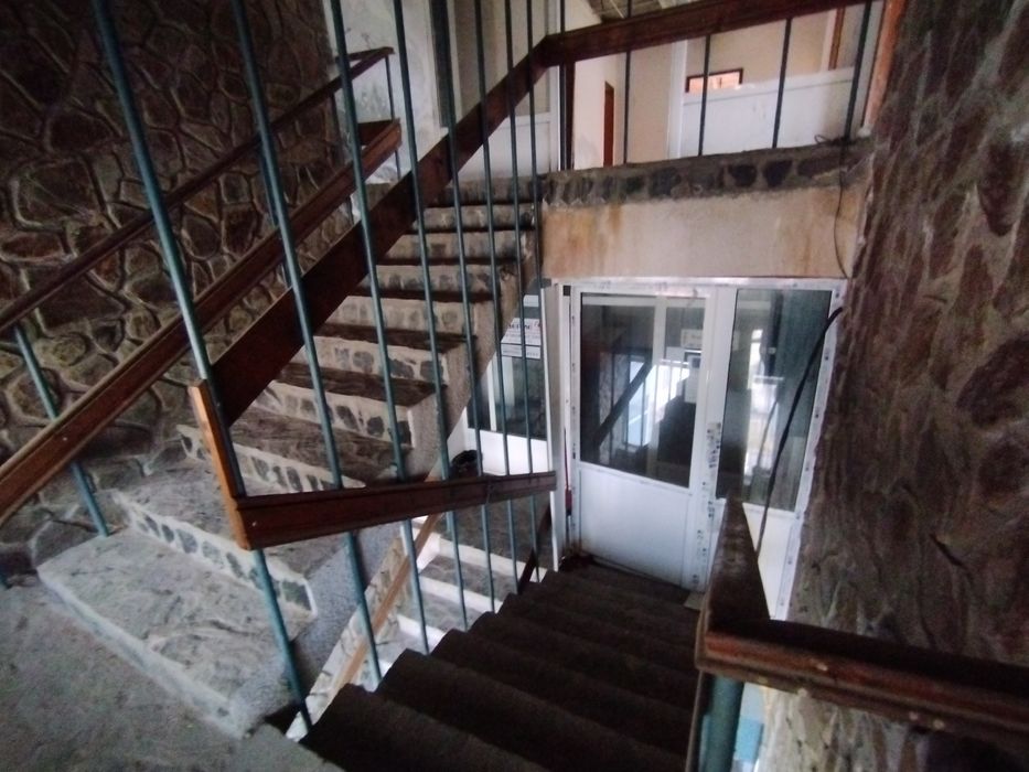 Продава се Офис в Дупница - 272 кв.м за 701 €/кв.м - Снимка #4