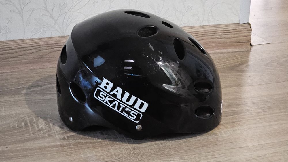 Шлем для езды на скейтборте