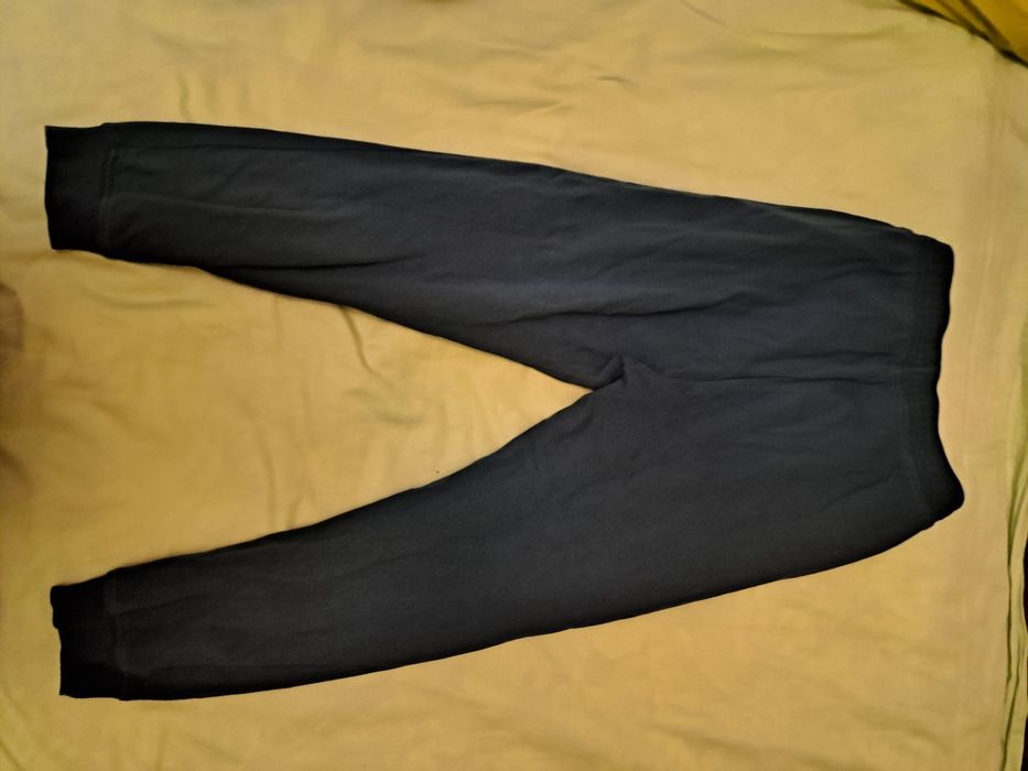 Два чифта мъжки долнища