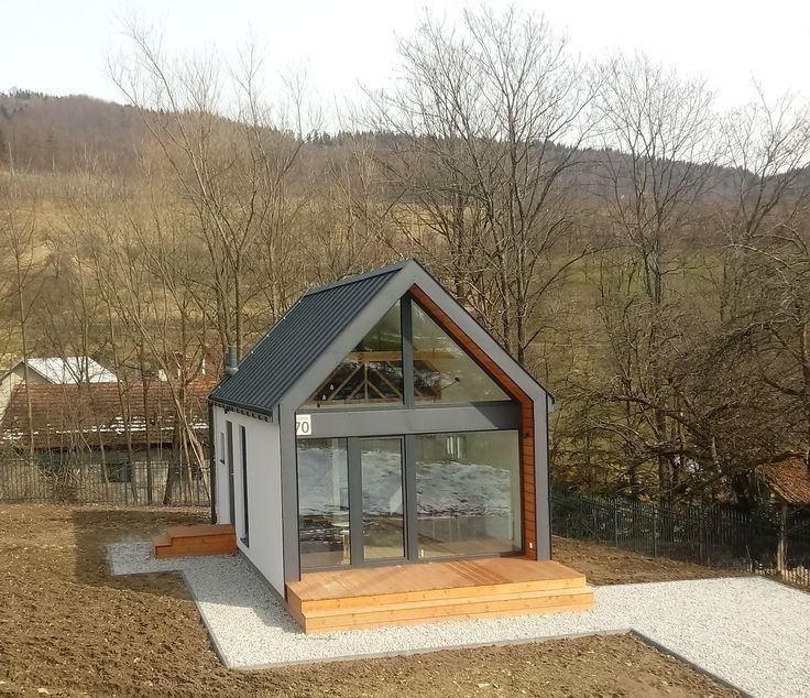 Vand case din panouri sandwich termoizolate