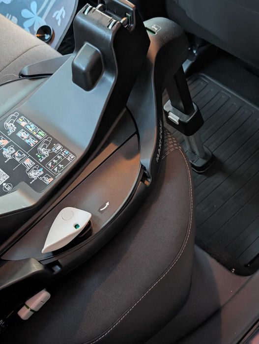 MAXI-COSI pebble 360 pro2 Столче за кола + ISOFIX familyfix 360 pro