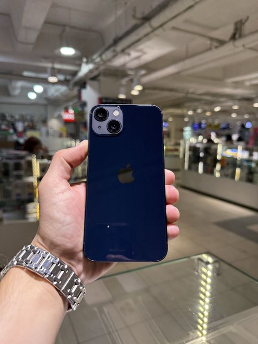 Продаю Iphone 13