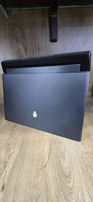 Alienware m15 R3