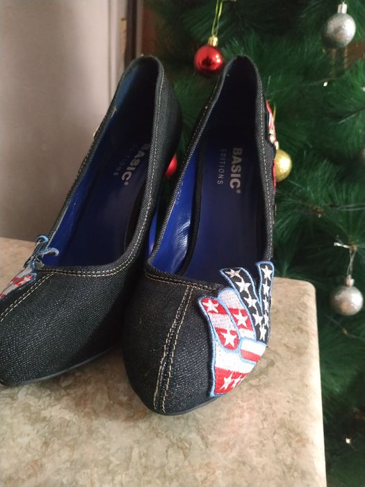 Туфли на высоком каблуке шикарные